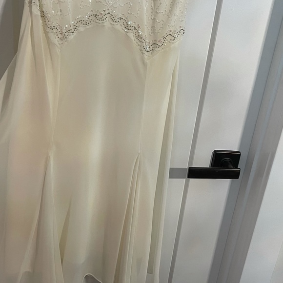 ALEX Evenings Ivory Beaded Sequin Accent Dress - Picture 11 of 13